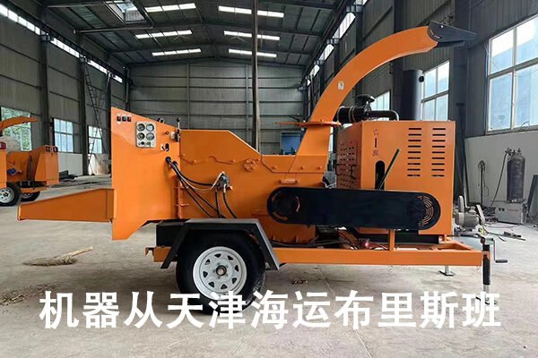 Large machines and construction materials are shipped from Tianjin to Brisbane, Australia