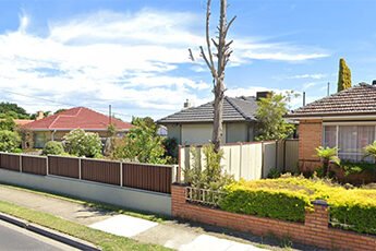 Fragile cargo by sea to Australia