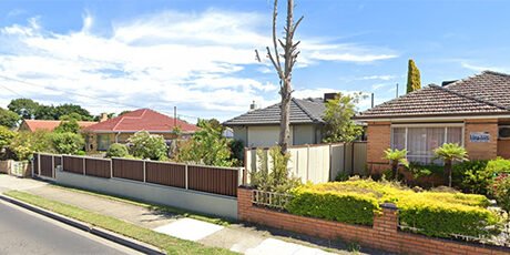 Fragile cargo by sea to Australia